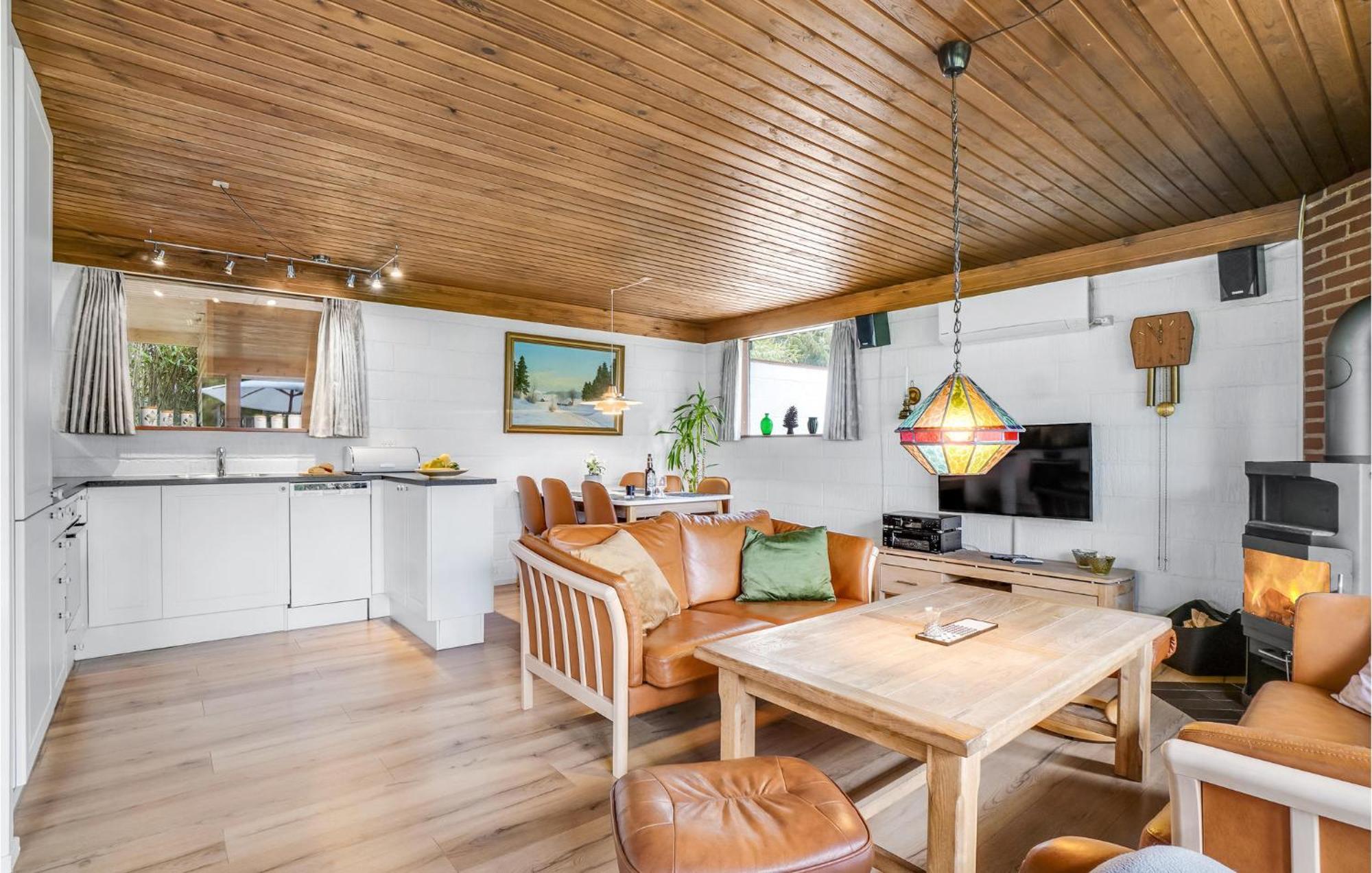Amazing Home In Kalundborg With Kitchen Exterior foto